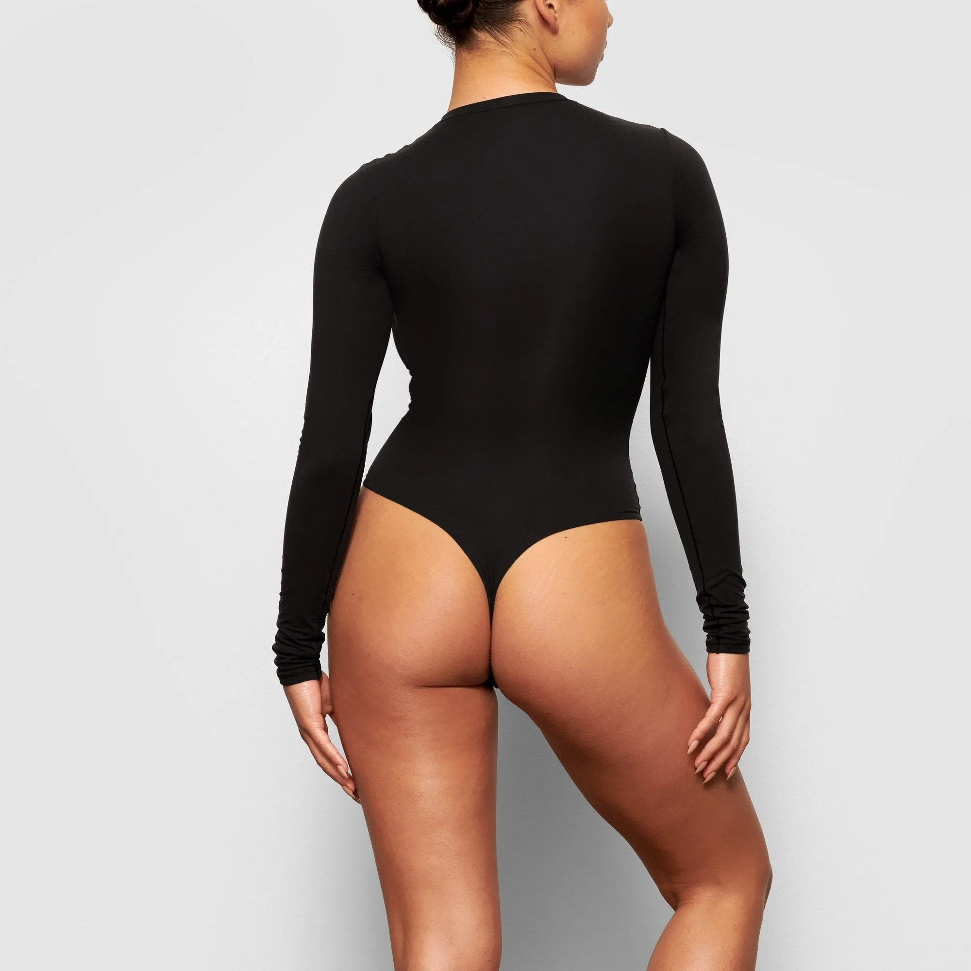 FITS EVERYBODY LONG SLEEVE CREW NECK BODYSUIT | ONYX